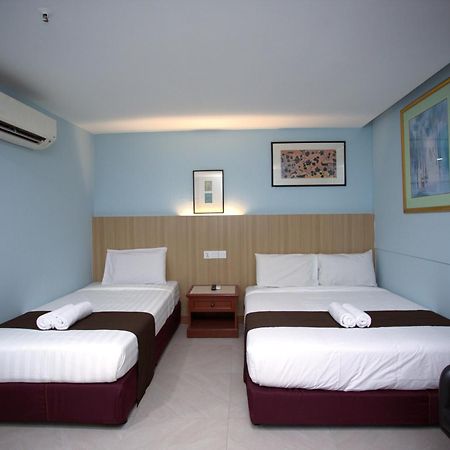 Hotel Orkid Hills At 쿠알라룸푸르 외부 사진