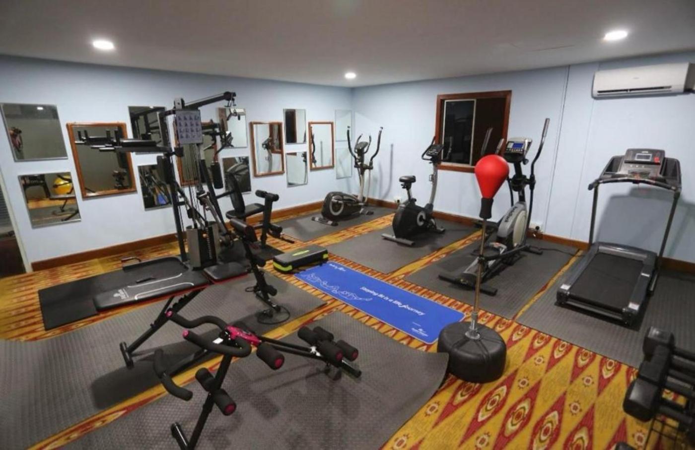 Hotel Orkid Hills At 쿠알라룸푸르 외부 사진